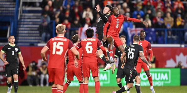 拜仁慕尼黑势不可挡，科隆陷入挣扎