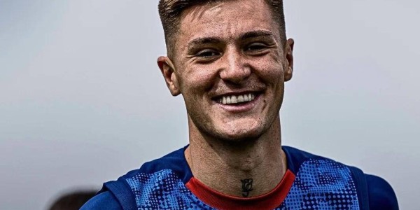 一夜5笔重磅转会，C罗喜迎强援，曼联、巴黎等豪门疯狂出手